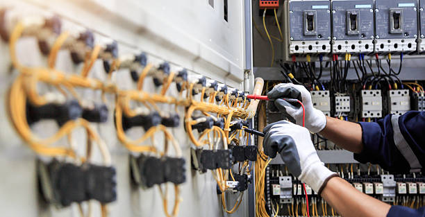Professional Electrician technician working in Moxee, WA